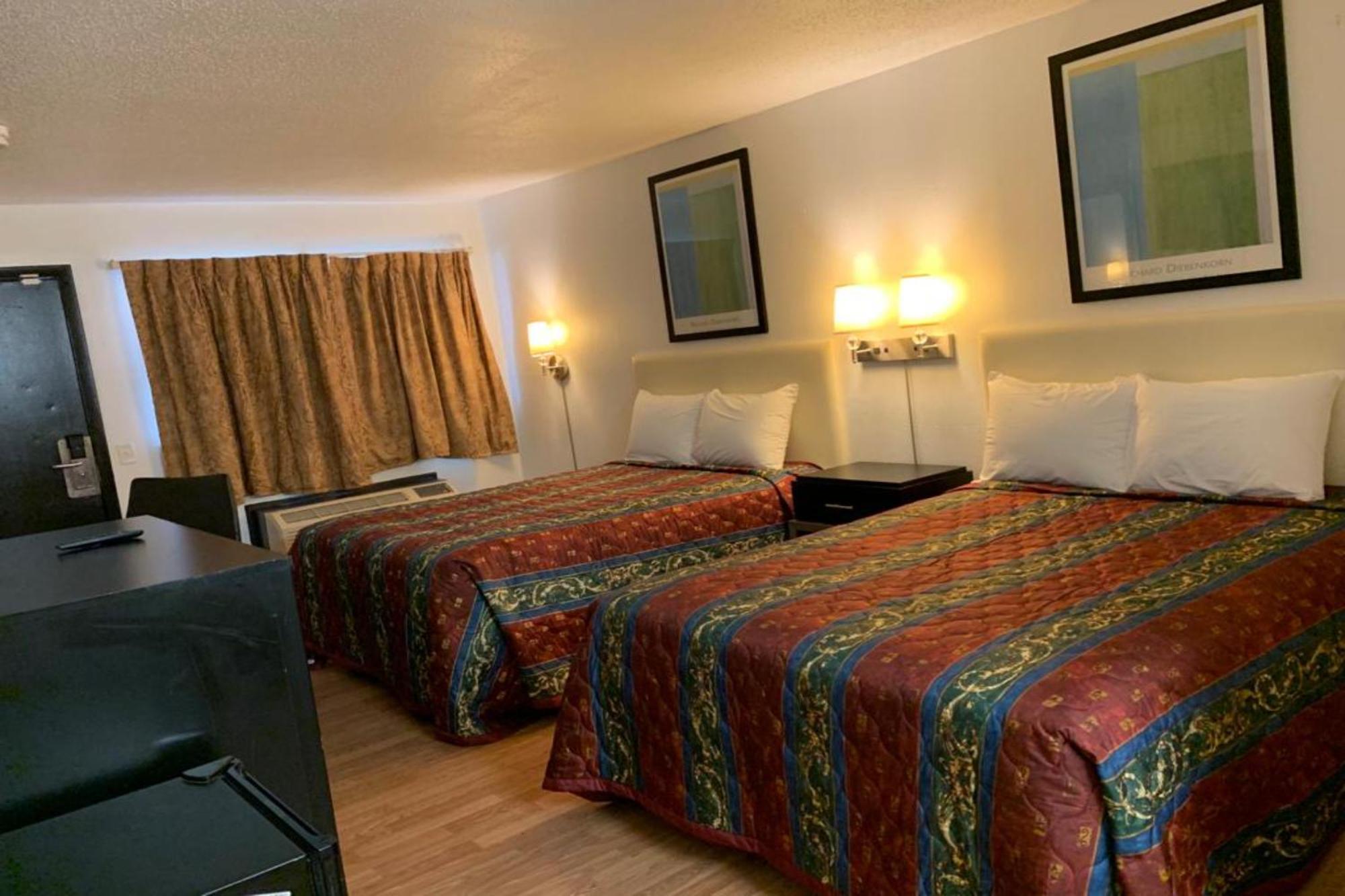 Economy Inn Of Holland Bagian luar foto