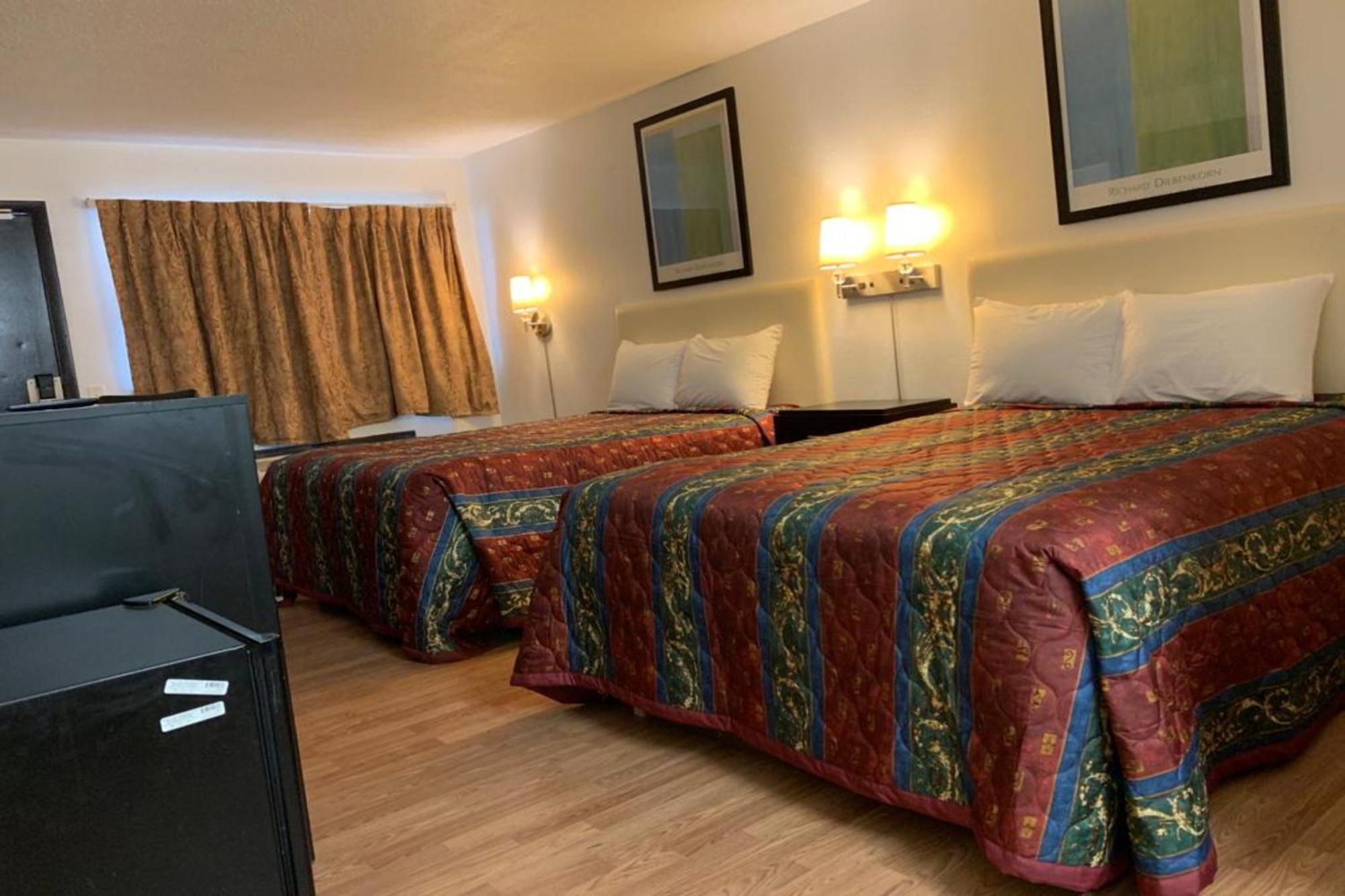 Economy Inn Of Holland Bagian luar foto