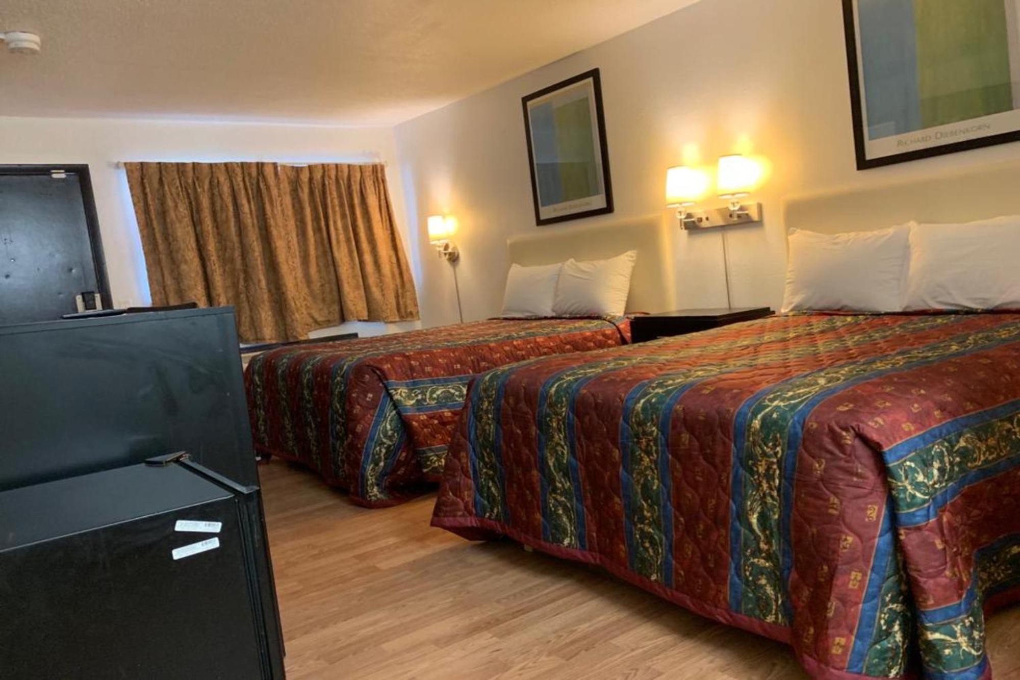 Economy Inn Of Holland Bagian luar foto