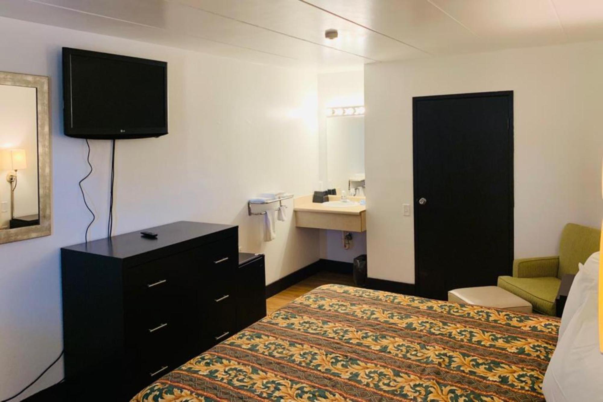 Economy Inn Of Holland Bagian luar foto