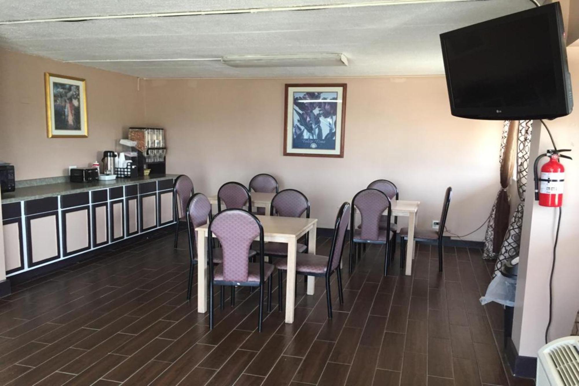 Economy Inn Of Holland Bagian luar foto